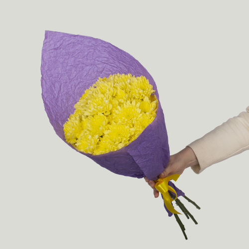 Монобукет из 5 хризантем Пина колада